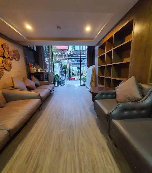 Nhà mặt phố lô góc view hồ, thang máy, ô tô tránh cực hiếm... Bán nhà mặt phố tại Văn Miếu - Quốc Tử Giám, Hà Nội 01