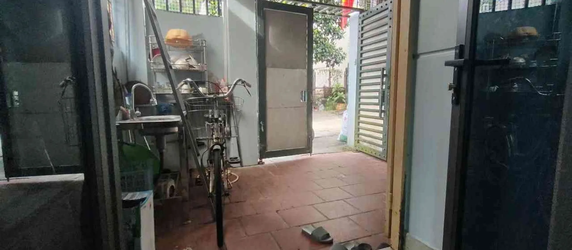 Nhà 2 tầng sân rộng ở trung tâm Kiến An, chuẩn để an cư... Bán nhà riêng tại Kiến An, Hải Phòng 01