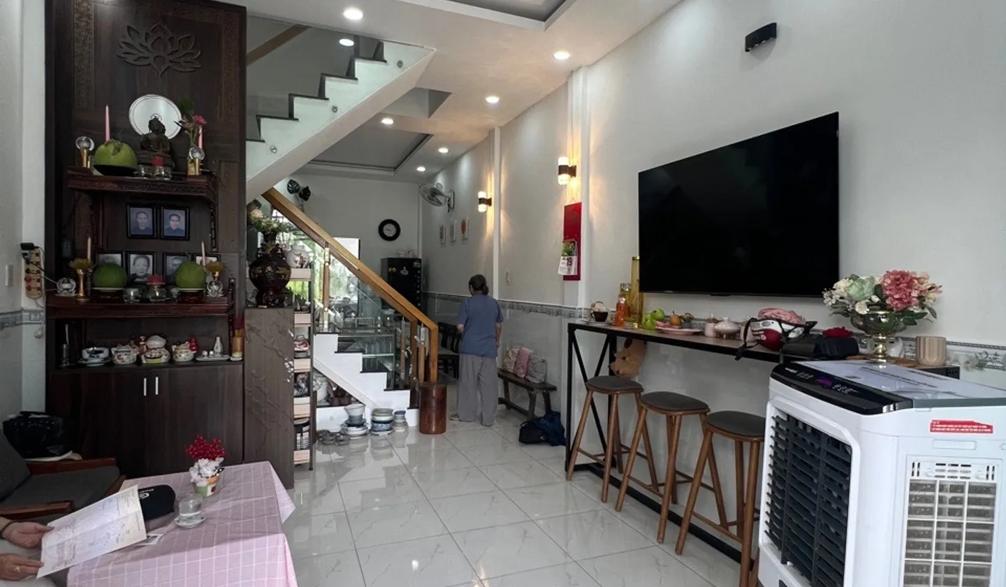 Bán nhà riêng khu Hưng Long, Bình Chánh, nhà mới 3 tầng, 3 phòng ngủ, giá 2.6 tỷ... Bán nhà riêng tại Hưng Long, Hồ Chí Minh 01