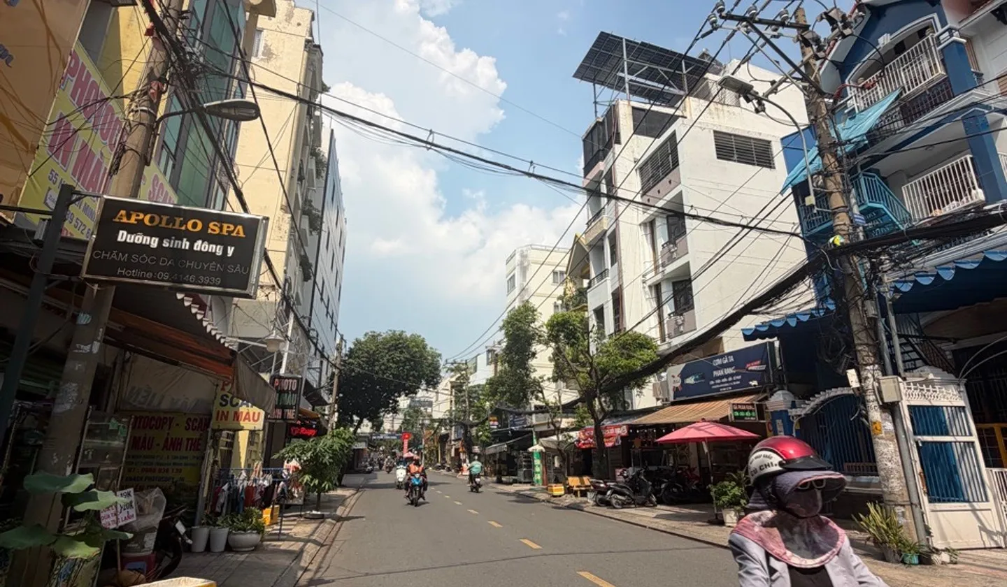 Nhà mặt phố 3 tầng rộng 74m2 - kinh doanh tốt tại Tân Bình... Bán nhà mặt phố tại Bảy Hiền, Hồ Chí Minh 01