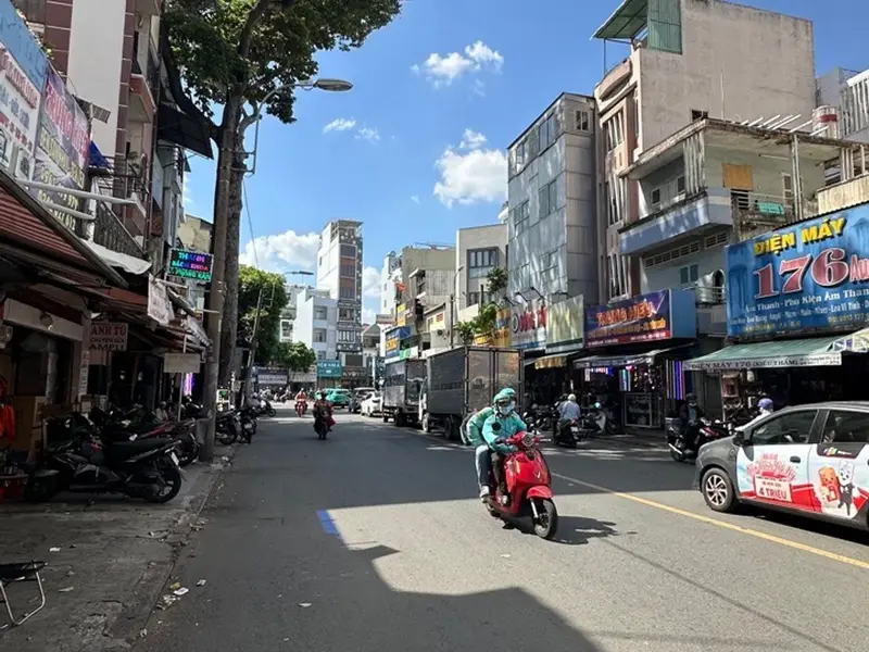 Sát ngay mặt tiền đường 3 Tháng 2 – vị trí vàng trung tâm Quận 10... Bán nhà mặt phố tại Diên Hồng, Hồ Chí Minh 01