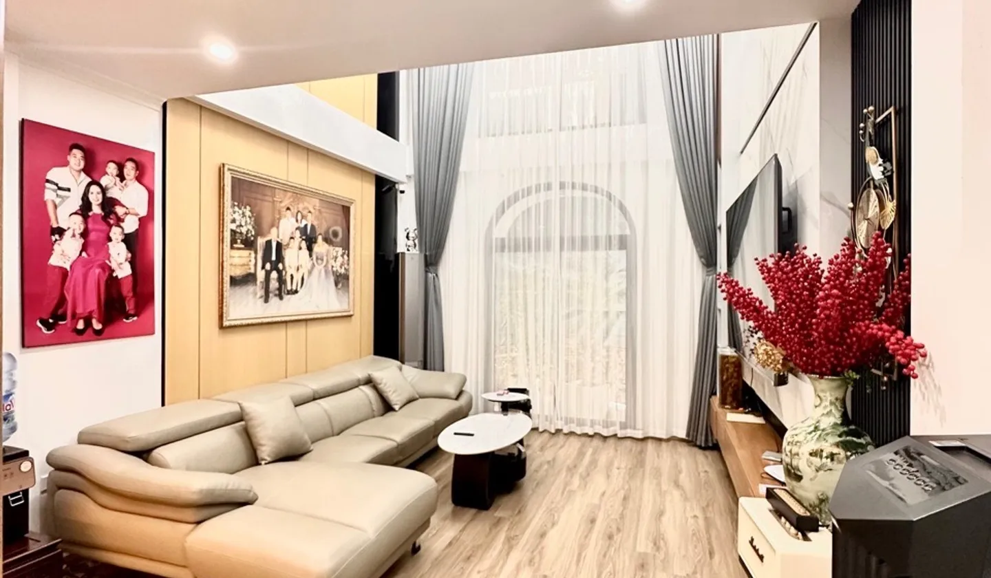 HỒ TÂY - VỊ TRÍ CỰC HIẾM NHÀ BÁN - NGÕ THÔNG - THANG MÁY - GẦN Ô TÔ - FULL NỘI THẤT... Bán nhà riêng tại Tây Hồ, Hà Nội 01
