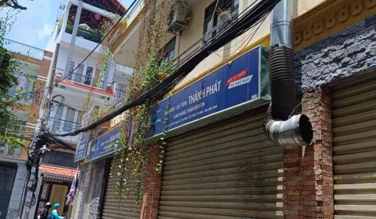 Nhà mặt phố lô góc 2 mặt tiền, 4 tầng, thu nhập 30 triệu/tháng... Bán nhà mặt phố tại Tân Sơn Nhất, Hồ Chí Minh 01
