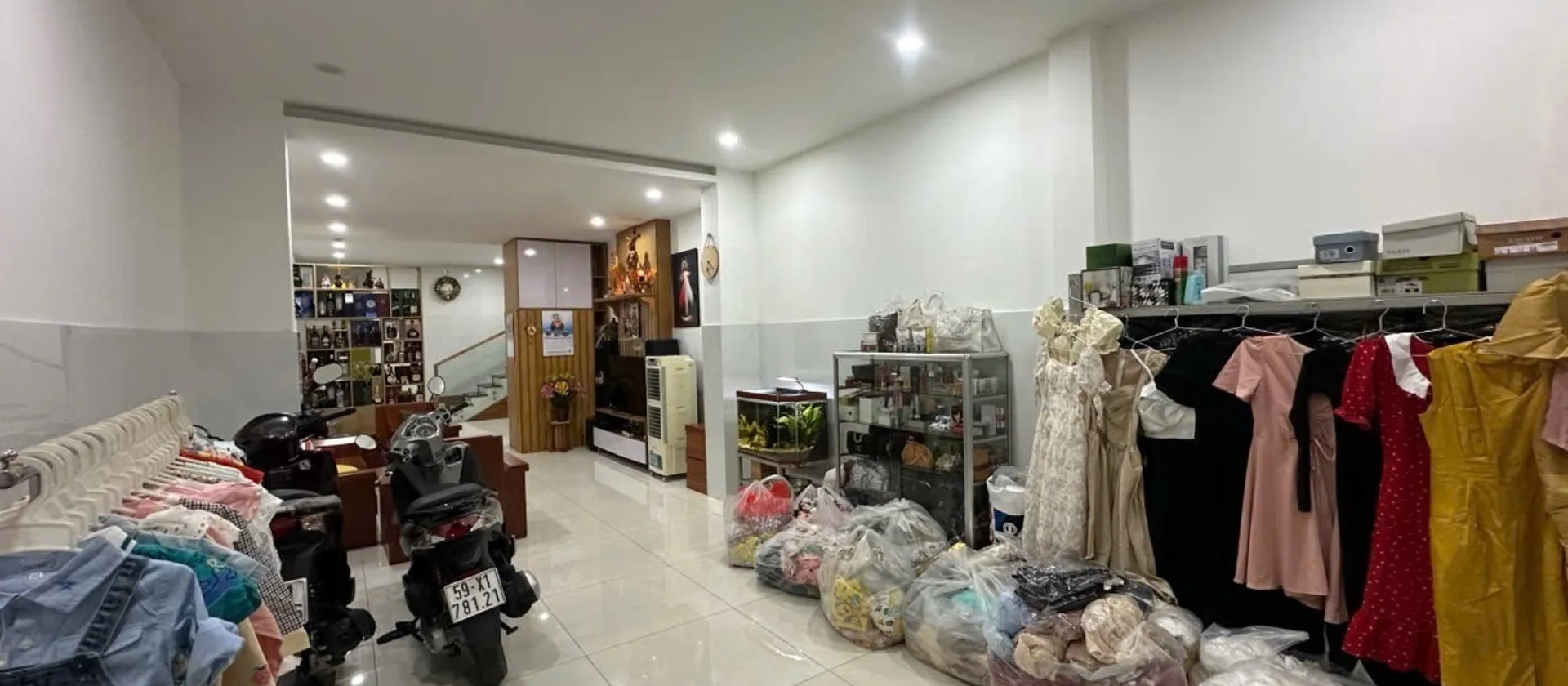 Biệt thự phố ba tầng nổi bật tại trung tâm Phường Long Bình Cũ... Bán nhà mặt phố tại Long Bình, Hồ Chí Minh 01