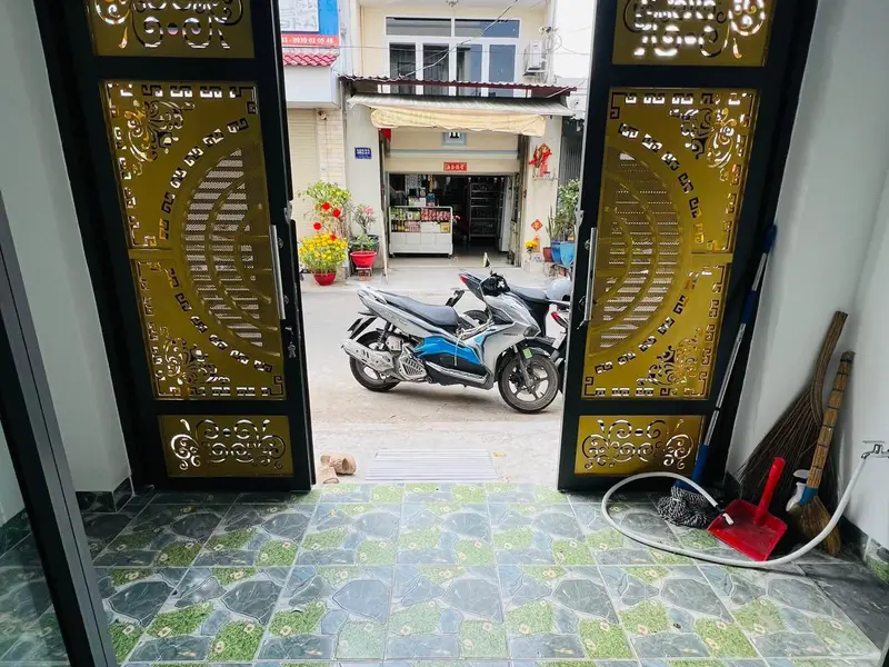 Bán nhà riêng 2 tầng tại quận Bình Tân, de hơi ngủ nhà diện tích 4x18m2, giá 5.89 tỷ đồng... Bán nhà riêng tại Bình Trị Đông, Hồ Chí Minh 01