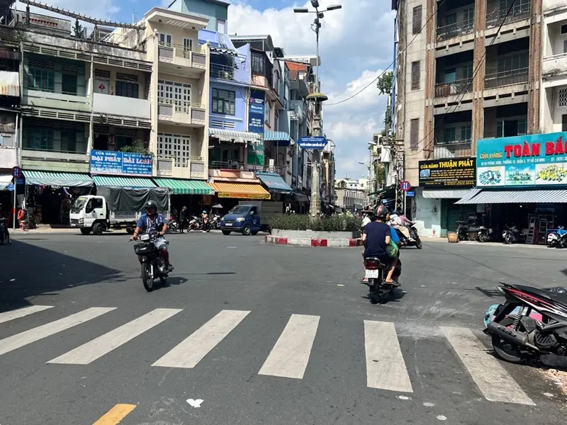 M.ẶT T.IỀN KINH DOANH ĐỈNH Q5- N.HÀ 5 TẦNG- VỊ TRÍ KHAN H.IẾM... Bán nhà mặt phố tại Chợ Lớn, Hồ Chí Minh 01