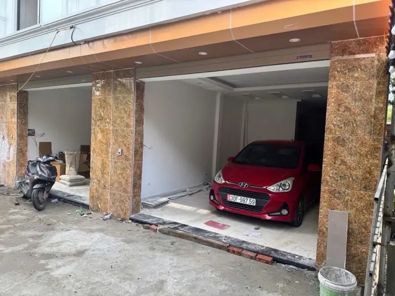 Cơ hội sở hữu nhà 5 tầng mới gần Hồ Điều Hòa, oto vào nhà tại Hai Bà Trưng tặng nội thất, thang máy... Bán nhà riêng tại Vĩnh Tuy, Hà Nội 01