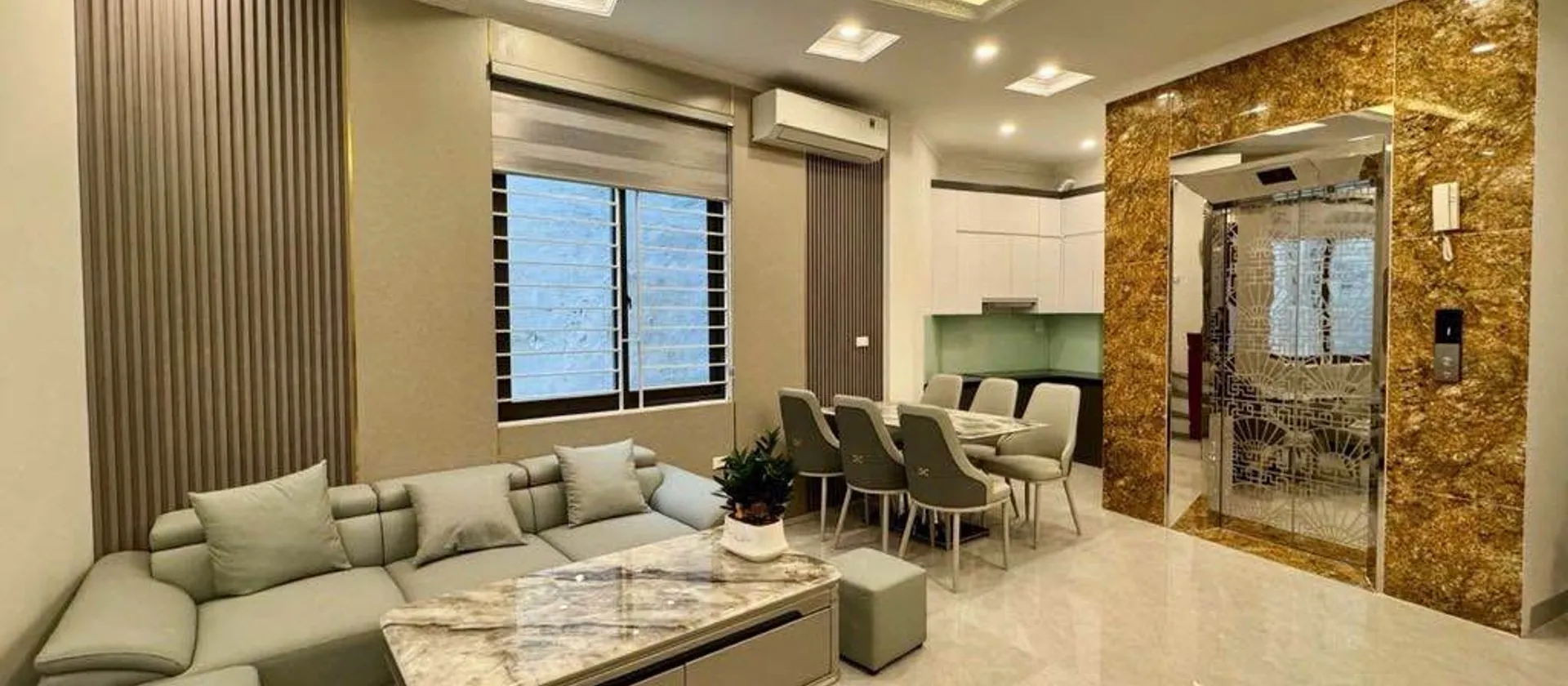 💥TRUNG TÂM VIỆT HƯNG 1 NHÀ RA Ô TÔ TRÁNH, THANG MÁY SỊN SÒ, NỞ SIÊU HẬU DT RỘNG GẦN 60M 💰 NHÚ 10Đ... Bán nhà riêng tại Việt Hưng, Hà Nội 01