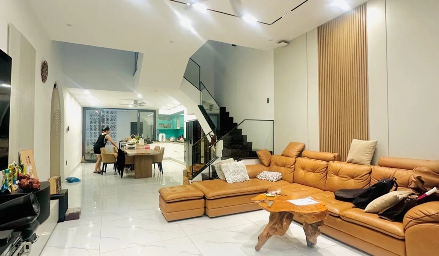 ✨ SỐNG CHẤT GIỮA LÒNG SƠN TRÀ – NHÀ 3 TẦNG HIỆN ĐẠI MẶT TIỀN AN HẢI 6 – 100M² VUÔNG VỨC – SÂN ĐỖ Ô... Bán nhà mặt phố tại An Hải, Đà Nẵng 01