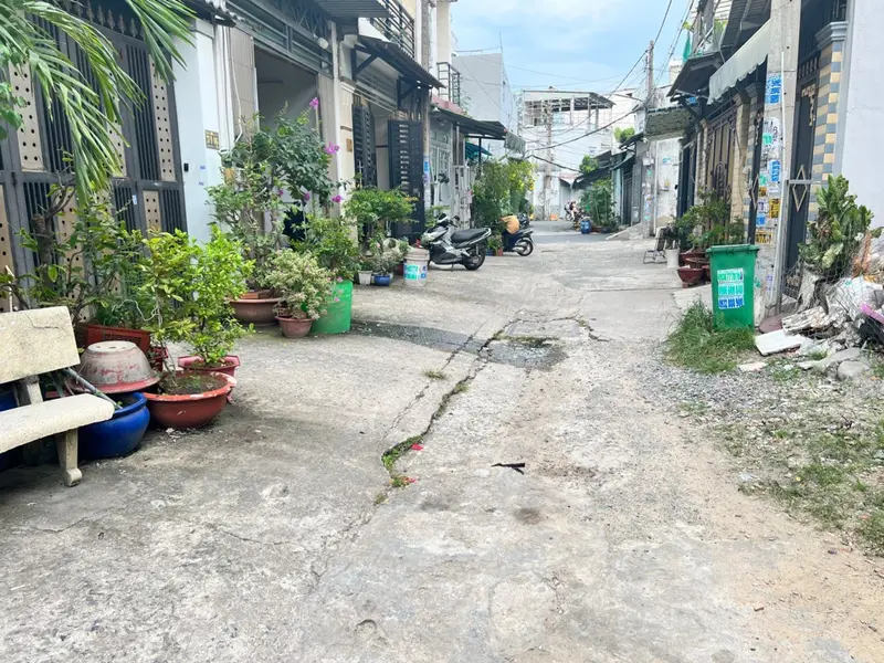 Nhà đẹp liền kề Liên Khu 5-6, ô tô vào tận cửa... Bán nhà riêng tại Bình Tân, Hồ Chí Minh 01