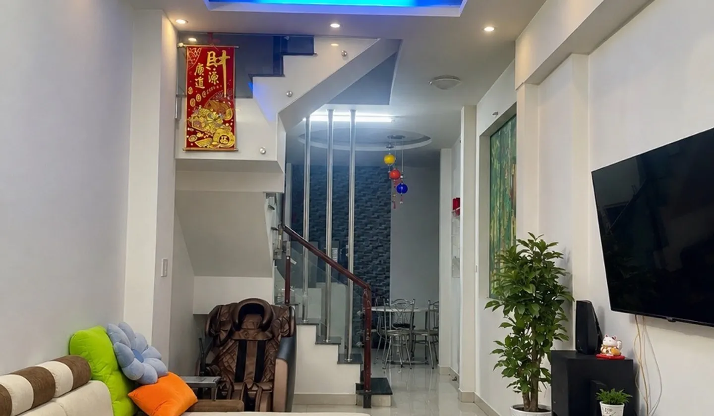 Nhà 4 tầng 4 phòng ngủ tại khu vực Huỳnh Văn Bánh, giá ưu đãi... Bán nhà riêng tại Phú Nhuận, Hồ Chí Minh 01