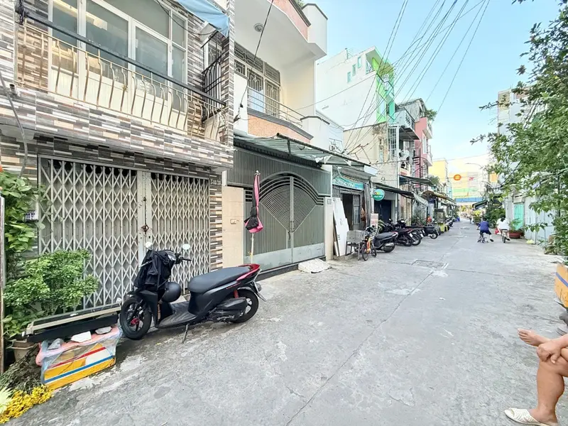 🍍Nhà. Bán. PHAN VĂN TRỊ DTSD 70 m2-
- 3 TẦNG LẦU -FULL NỘI THẤT - - CHỈ 4.65T. 

Thuận lợi các co... Bán nhà riêng tại Bình Lợi Trung, Hồ Chí Minh 01