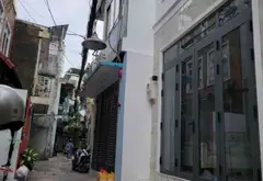 Nhà 3 tầng: 4p ngủ, 5WC  Nhà hoàn công đủ  Chiều ngang lý tưởng 5,05m  Nhà khóa chìa... Bán nhà riêng tại Chợ Quán, Hồ Chí Minh 02