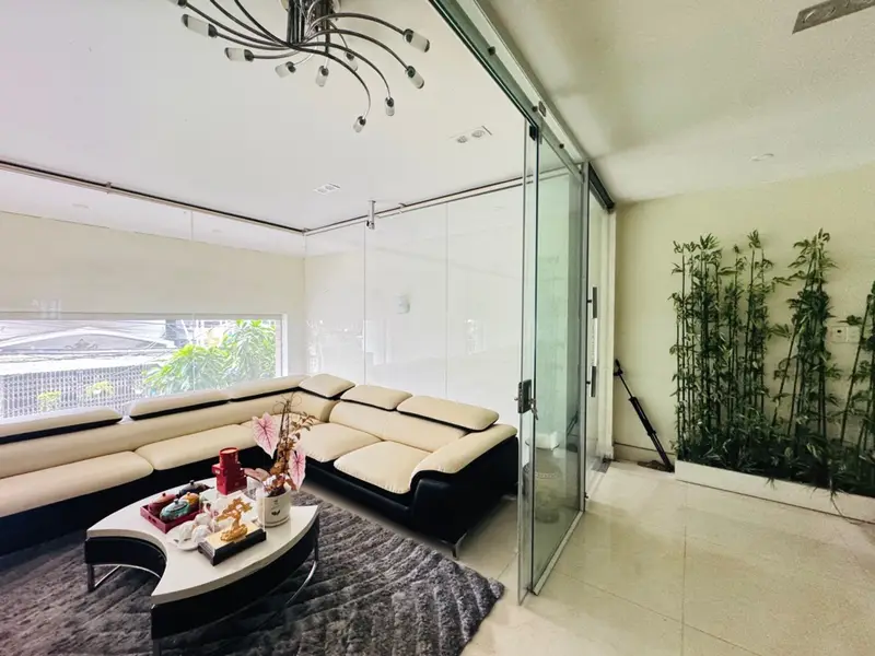 Nhà mặt phố xịn sò 5 tầng có thang máy tại Lê Chân, Hải Phòng... Bán nhà mặt phố tại Lê Chân, Hải Phòng 01
