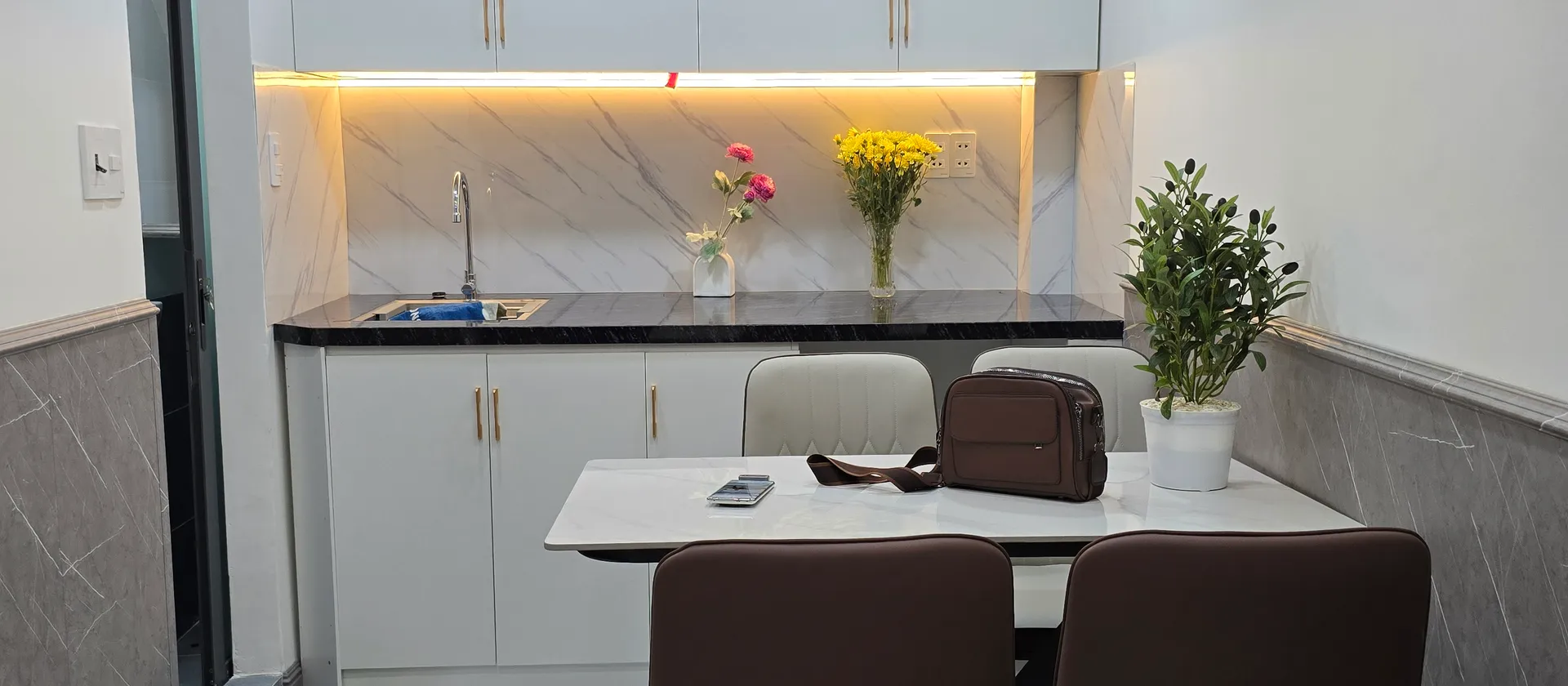 PN 022: 4,1 TỶ – NHỎ CÓ VÕ – GẦN PHAN XÍCH LONG, PHÚ NHUẬN
DTSD 56M² – 1 TRỆT 3 LẦU BTCT – 3PN – 4W... Bán nhà riêng tại Cầu Kiệu, Hồ Chí Minh 01