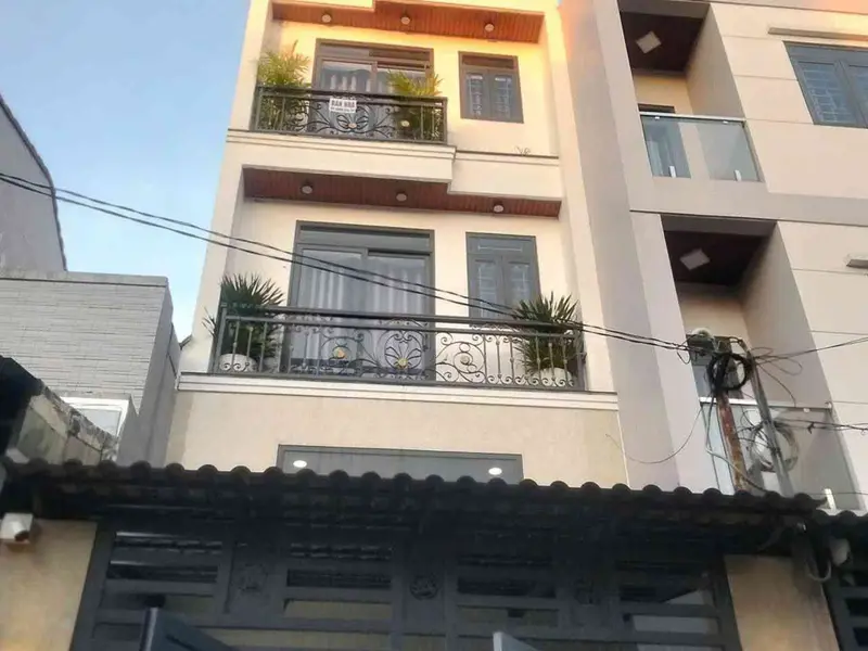 Nhà đẹp phun nội thất 5tâng 5ph ngủ ..xe hoi ngủ trong nhà 
chỉ 6ty250 tl ngay cvpm quang trung... Bán nhà riêng tại Trung Mỹ Tây, Hồ Chí Minh 01