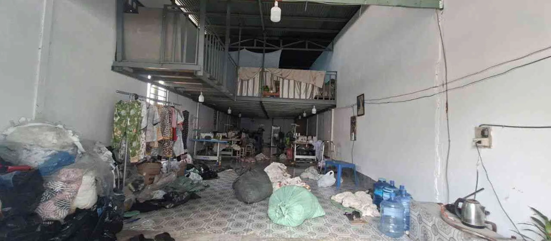 BÁ.N 6 CĂN NHÀ 2 TẦNG TÂN TIẾN 4 SÁT CHỢ HÓC MÔN GIÁP QUỐC LỘ 22 - DIỆN TÍCH ĐẤT 500M2 FULL THỔ... Bán nhà riêng tại Xuân Thới Sơn, Hồ Chí Minh 01