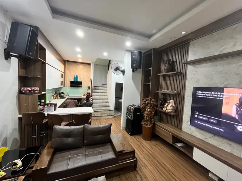 Nhà 5 tầng xịn xò, cách phố chỉ 10m, Hai Bà Trưng... Bán nhà riêng tại Vĩnh Tuy, Hà Nội 01