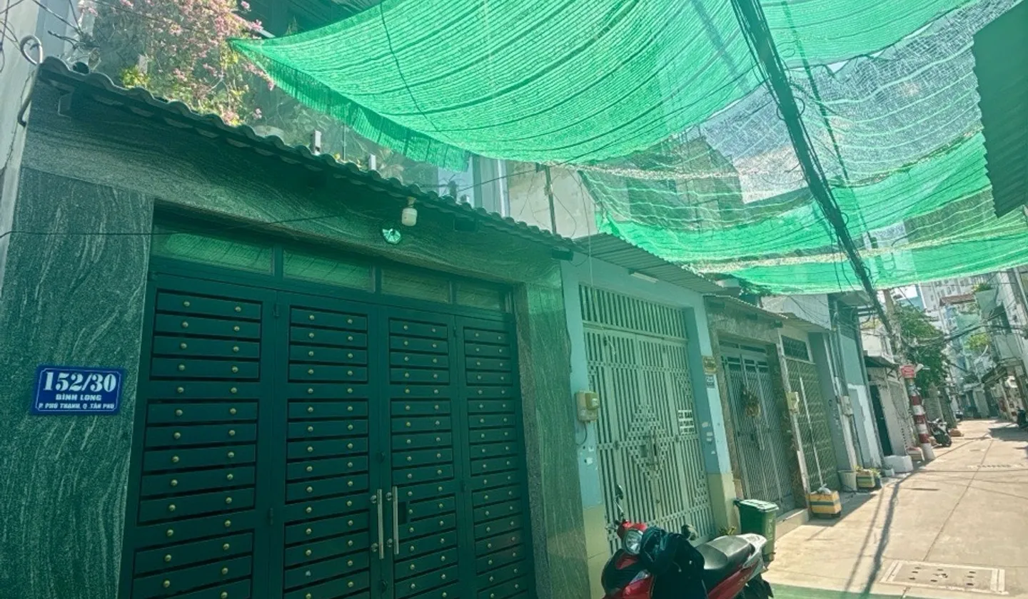 Nhà 2 tầng kiên cố, hẻm rộng, tiện sinh hoạt tại Bình Long... Bán nhà riêng tại Phú Thạnh, Hồ Chí Minh 01