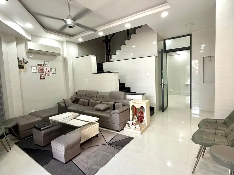 Bán nhà mặt phố lô góc 2 mặt tiền tại Bình Tân, diện tích 74m2, phù hợp kinh doanh và ở... Bán nhà mặt phố tại Bình Hưng Hòa, Hồ Chí Minh 01