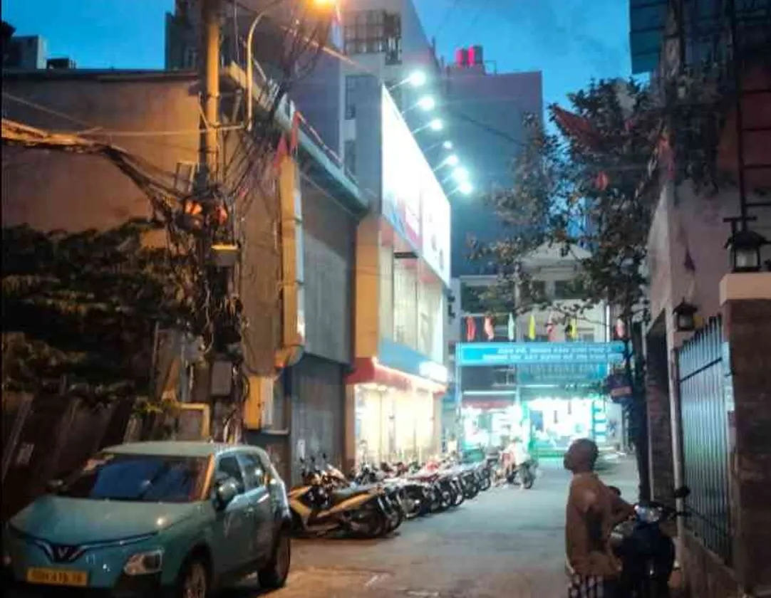 Bán nhà 4 tầng diện tích 31m² gần Cầu Nguyễn Văn Cừ, phù hợp kinh doanh và văn phòng... Bán nhà riêng tại Chánh Hưng, Hồ Chí Minh 01