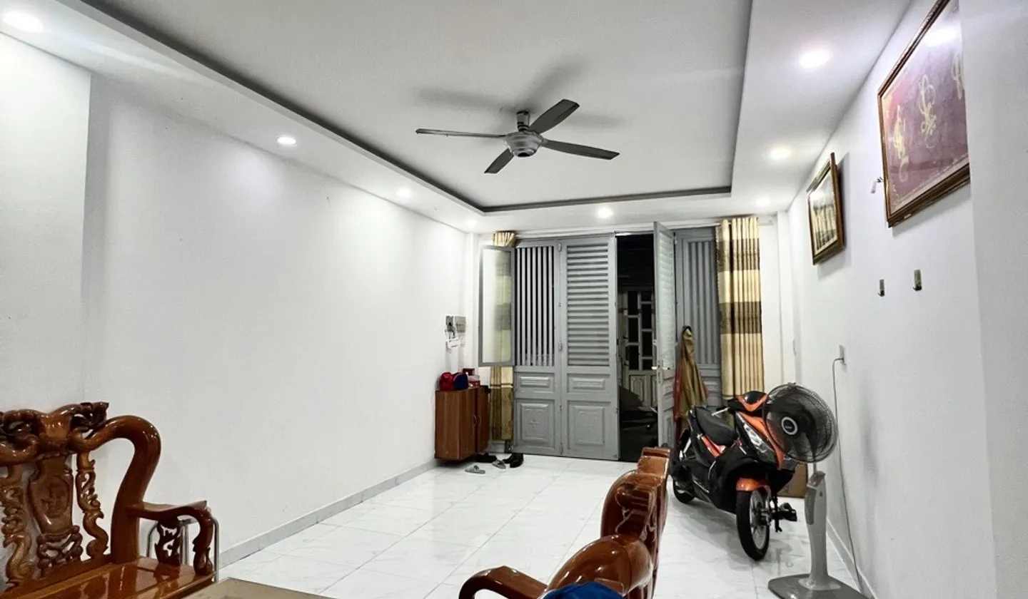 Nhà 4 tầng hiện đại tại Đoàn Giỏi, vị trí thuận tiện gần Aoen Tân Phú... Bán nhà riêng tại Tân Sơn Nhì, Hồ Chí Minh 01