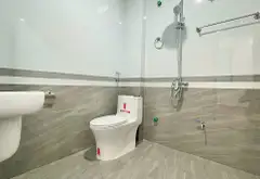 Nhà 5 tầng mới đẹp, 4 phòng ngủ, sẵn nội thất. Ngõ thoáng gần ô tô.... Bán nhà riêng tại Hoài Đức, Hà Nội 05
