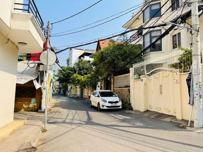 Bán nhà mặt phố 3 tầng khu vực Phú Nhuận, tiện kinh doanh... Bán nhà mặt phố tại Phú Nhuận, Hồ Chí Minh 01