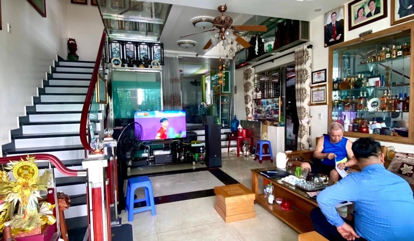 Nhà mặt phố lô góc tại trung tâm quận Hồng Bàng với thiết kế tinh tế và không gian thoáng đãng... Bán nhà mặt phố tại Hồng Bàng, Hải Phòng 01