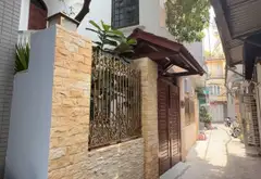 NHÀ TRUNG TÂM PHƯỜNG BỒ ĐỀ - CÁCH MẶT ĐƯỜNG HỒNG TIẾN, NGUYỄN VĂN CỪ VÀI BƯỚC CHÂN - 200M RA BỆNH V... Bán nhà riêng tại Bồ Đề, Hà Nội 03