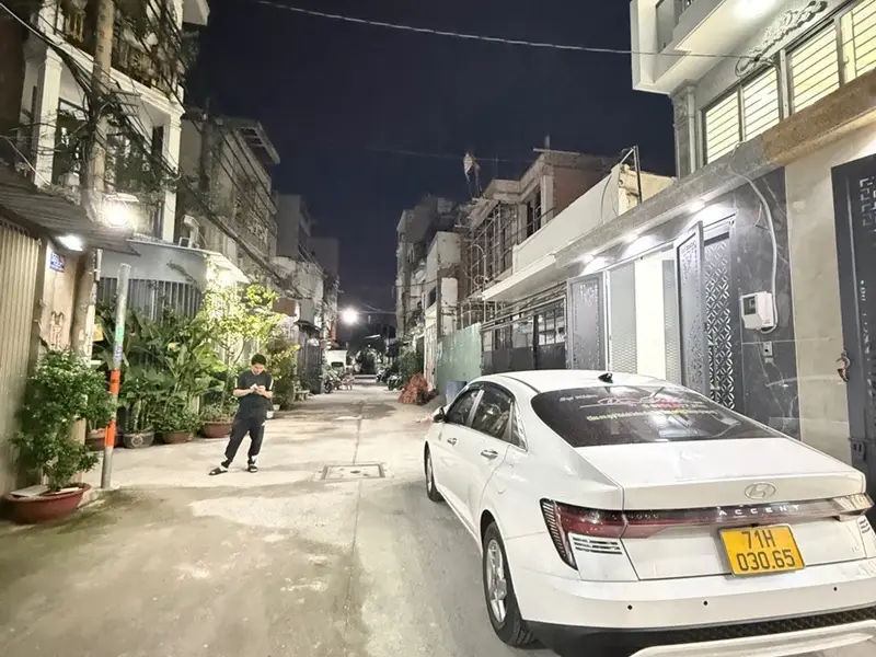 Nhà 5 tầng hiện đại tại Bình Tân với tiềm năng sử dụng đa dạng... Bán nhà riêng tại Bình Trị Đông, Hồ Chí Minh 01
