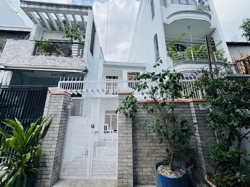 HÀNG HIẾM - BÌNH THẠNH, PHÚ NHUẬN 1" - 76M2 (4x19) - 2 TẦNG, 3 PHÒNG, 2 WC - HẺM 3 GÁC - CÓ SÂN VƯ... Bán nhà riêng tại Hạnh Thông, Hồ Chí Minh 01