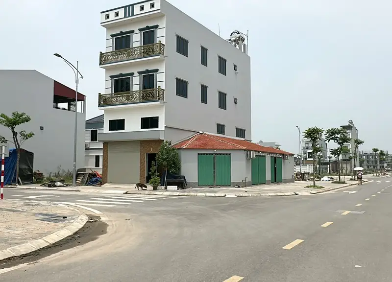 180M² TĐC TRUNG TÂM MÊ LINH – 2 MẶT THOÁNG – MT 11,25M
✨ Đất vuông vắn, vỉa hè rộng, ô tô đỗ thoải... Bán đất tại Mê Linh, Hà Nội 01