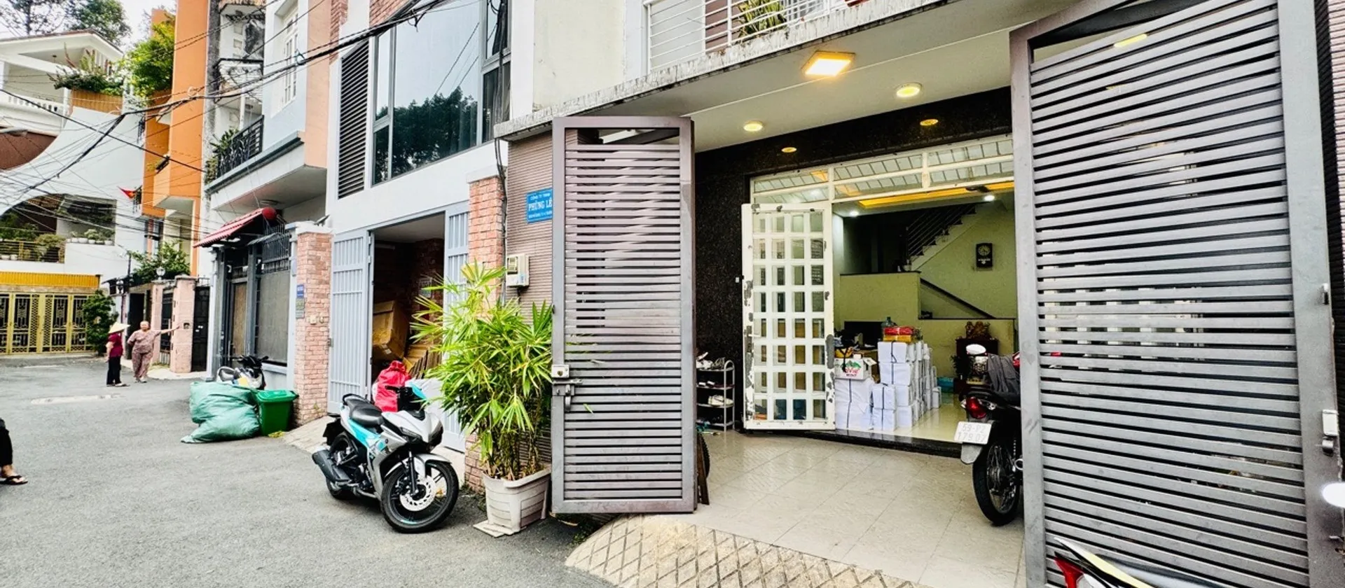NHÀ SIÊU ĐẸP NGAY PHỔ QUANG - HẺM XE HƠI TRÁNH - KINH DOANH BUÔN BÁN SẦM UẤT - HOÀN CÔNG ĐỦ -... Bán nhà riêng tại Tân Sơn Hòa, Hồ Chí Minh 01