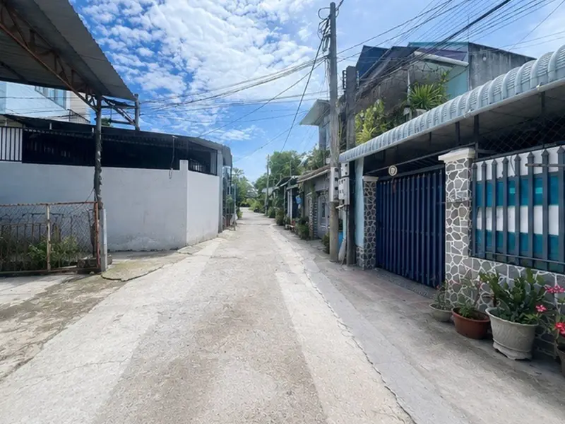 Bán Nhà C4 Hẻm Xe Hơi Gần Chợ Bình Nhâm 73m2 Nở Hậu 6.1m, Sổ Sẵn Có Dòng Tiền 5 Tr/Tháng... Bán nhà riêng tại Lái Thiêu, Hồ Chí Minh 01