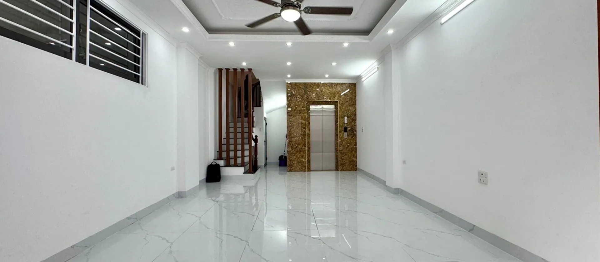 Bán nhà 6 tầng mới ở trung tâm Việt Hưng, có thang máy, gần ô tô... Bán nhà riêng tại Việt Hưng, Hà Nội 01