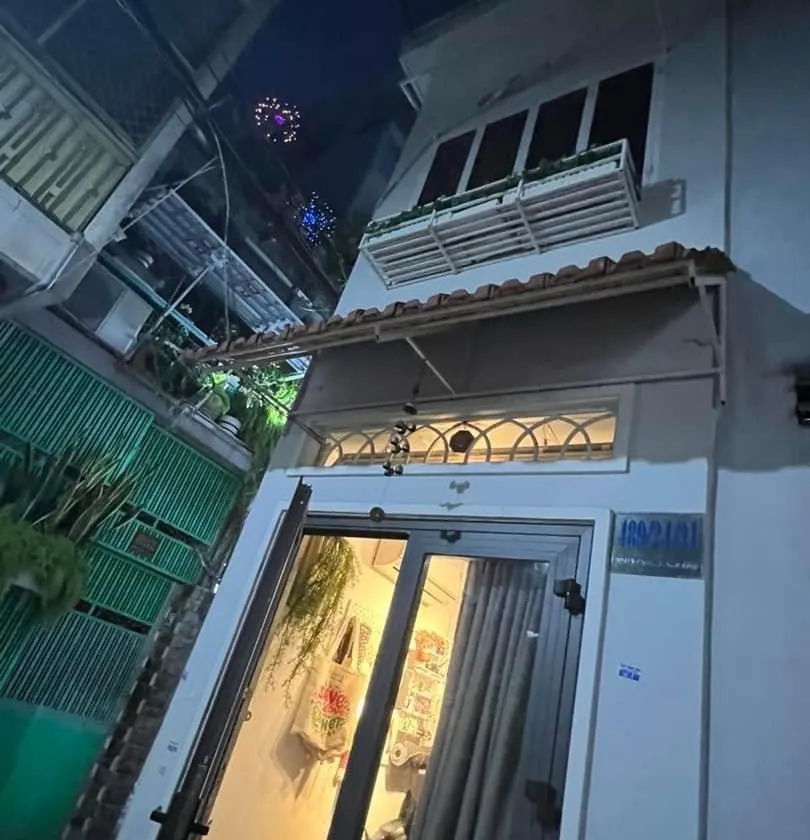 Bán nhà riêng 2 tầng diện tích 13.2 m² tại khu vực Huỳnh Văn Bánh giá hợp lý... Bán nhà riêng tại Phú Nhuận, Hồ Chí Minh 01
