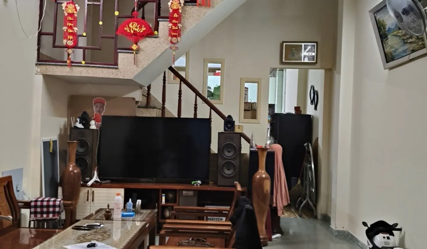SÁT BIỂN, 2 TẦNG KIỆT Ô TÔ ĐỔ CỬA CAO THẮNG, HẢI CHÂU - GẦN CHỢ ĐỐNG ĐA, BÊN CẠNH ĐHSP KỸ THUẬT -... Bán nhà riêng tại Hải Châu, Đà Nẵng 01