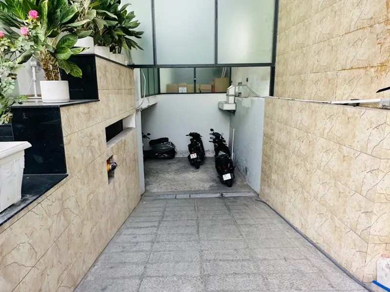 Bán tòa nhà văn phòng 9 tầng mặt phố 247.3m² tại Bình Thạnh, kết nối Quận 1 thuận tiện... Bán nhà mặt phố tại Thạnh Mỹ Tây, Hồ Chí Minh 01