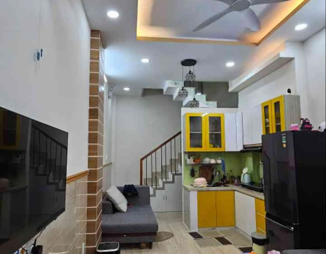 Bán nhà 4 tầng diện tích 32m2 tại Lạc Long Quân giá 6.35 tỷ... Bán nhà riêng tại Bảy Hiền, Hồ Chí Minh 01