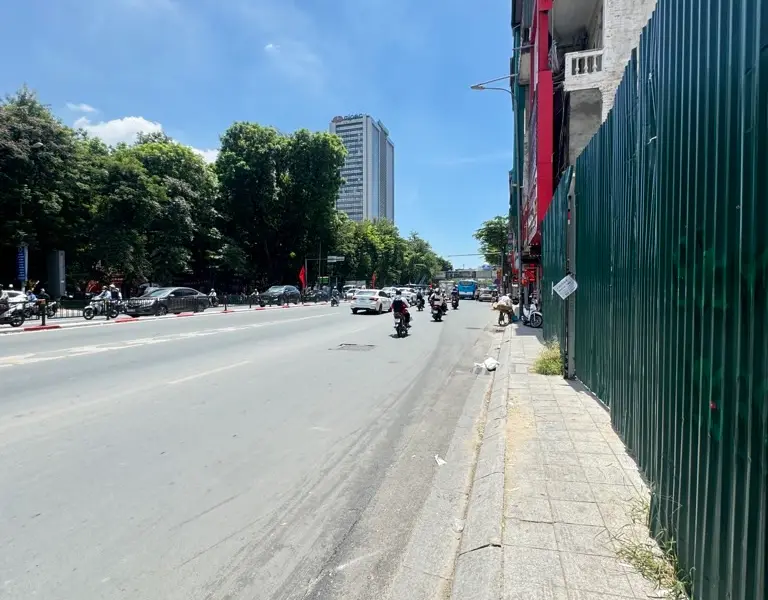 Siêu phẩm nhà mặt phố sang trọng tại Tây Sơn với diện tích rộng 631 m2... Bán nhà mặt phố tại Văn Miếu - Quốc Tử Giám, Hà Nội 01