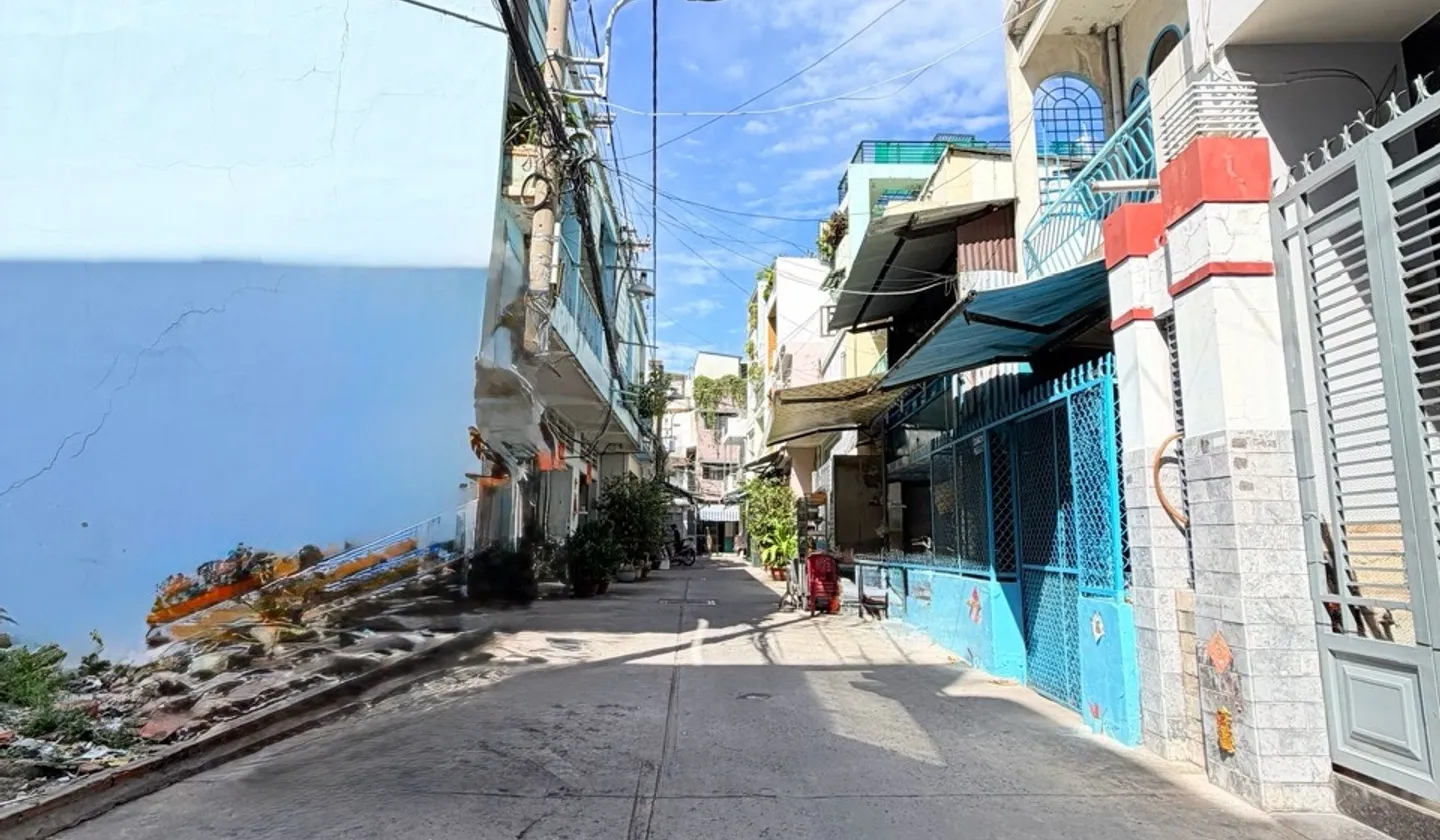 Đất Vuông Vức Giáp Quận 11 - Hẻm Xe Tải Thông... Bán đất tại Tân Hòa, Hồ Chí Minh 01