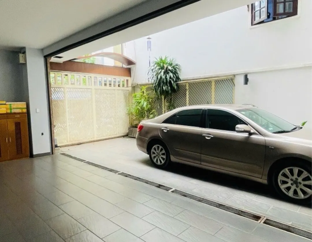 Kết cấu: 4 tầng kiên cố, sân đỗ xe hơi trong nhà có thể để tầm 4 chiếc, 4 PN master, tầng nào cũng... Bán nhà riêng tại Chợ Quán, Hồ Chí Minh 01