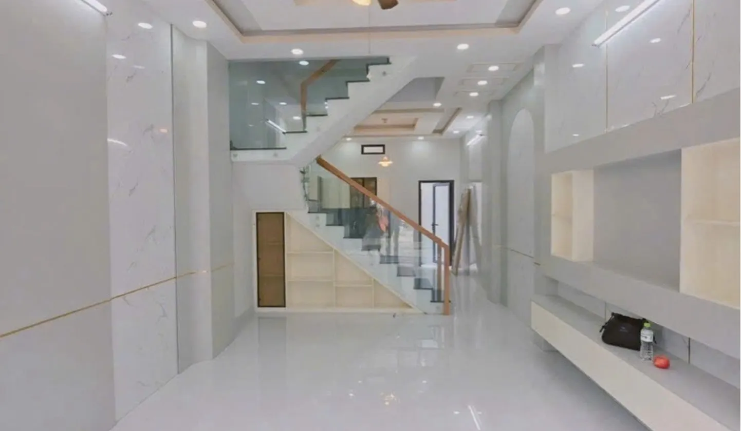 Nhà 4 tầng mới toanh tại Long Trường, giá cực tốt... Bán nhà riêng tại Long Trường, Hồ Chí Minh 01