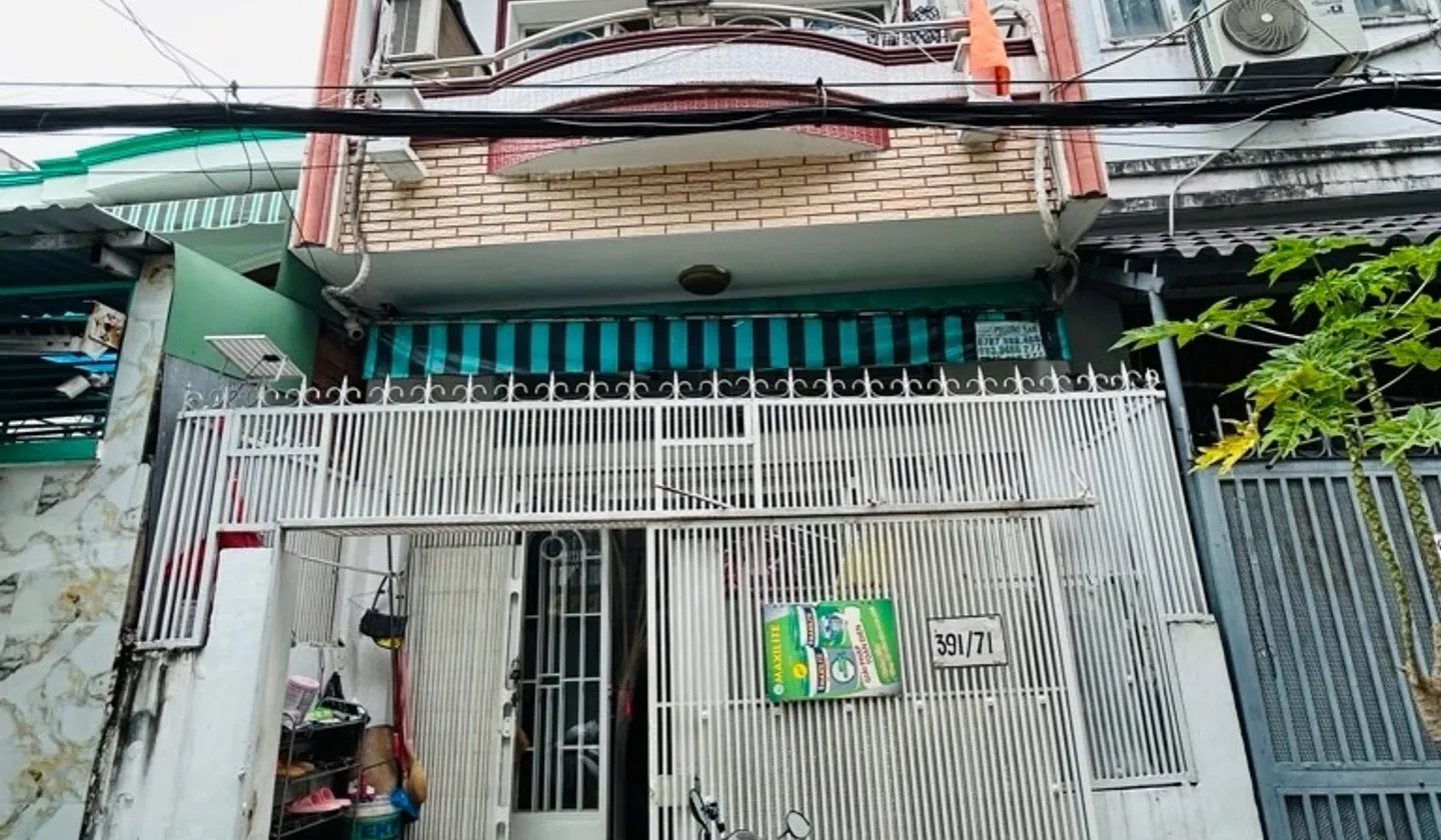 Bán nhà riêng 2 tầng hướng Nam tại Huỳnh Tấn Phát, tiện kinh doanh với giá 6.6 tỷ... Bán nhà riêng tại Tân Thuận, Hồ Chí Minh 01