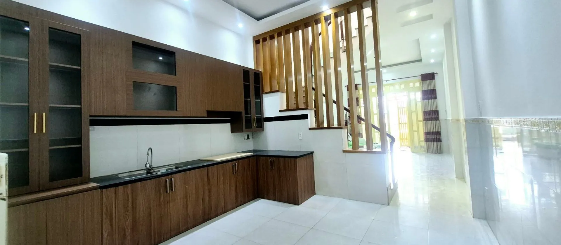 Bán nhà Hiệp Bình trục Quốc Lộ 13, 2 tầng 2 phòng ngủ sân đậu ô tô... Bán nhà riêng tại Hiệp Bình, Hồ Chí Minh 01