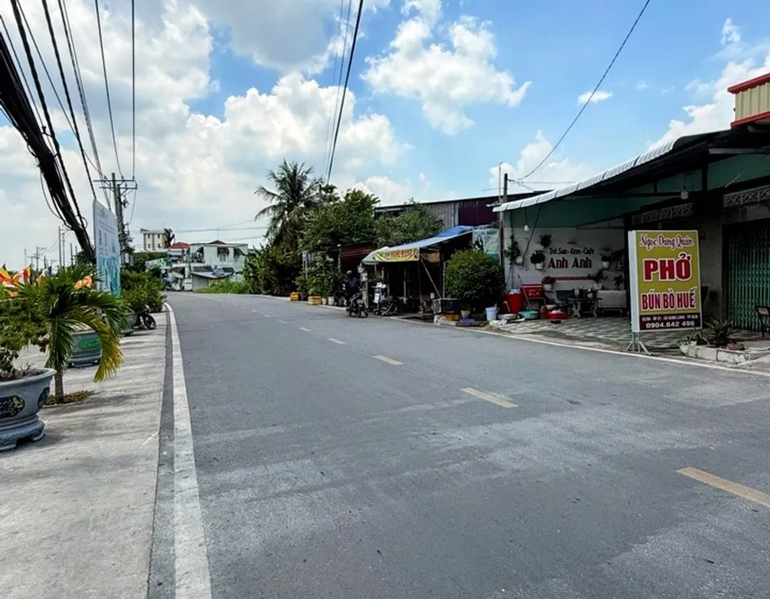 Bán nhà mặt phố 164m2 1 tầng xã Qui Đức giá tốt... Bán nhà mặt phố tại Hưng Long, Hồ Chí Minh 01