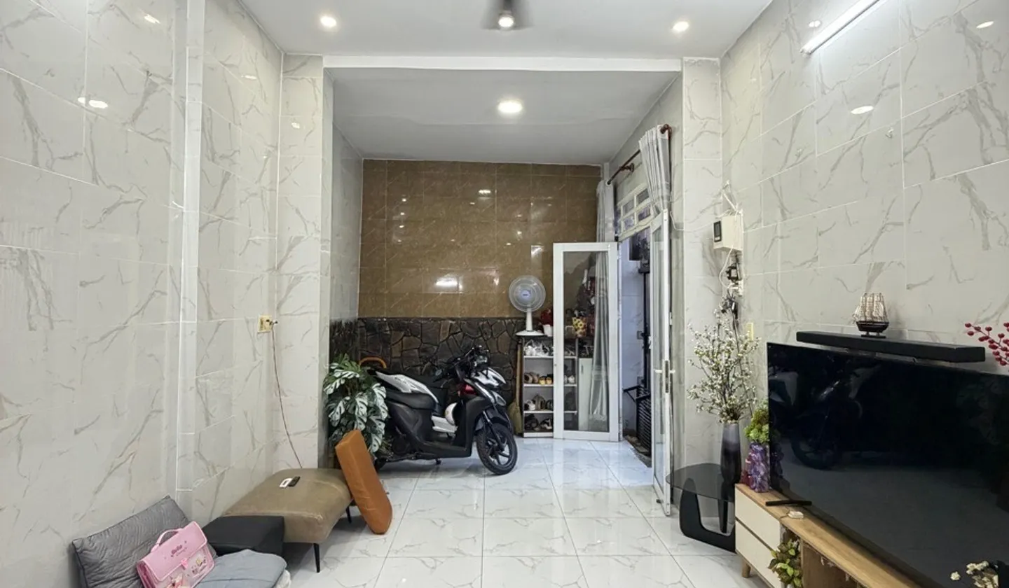 Chỉ 6.T.Ỷ nhỉnh xíu Phan Văn Trị, 4WC 4PN
Thuận tiện đi Q1, PN,GV,TD... Bán nhà riêng tại Bình Thạnh, Hồ Chí Minh 01