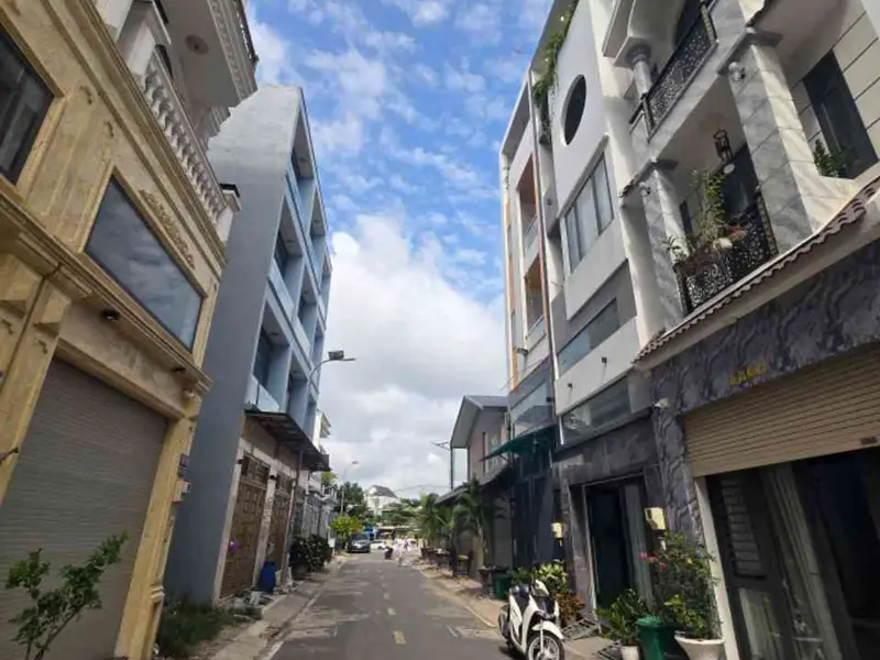 Cơ hội vàng sở hữu nhà 5 tầng hiện đại tại Bình Tân, giá chỉ trên 8 tỷ... Bán nhà riêng tại Bình Hưng Hòa, Hồ Chí Minh 01