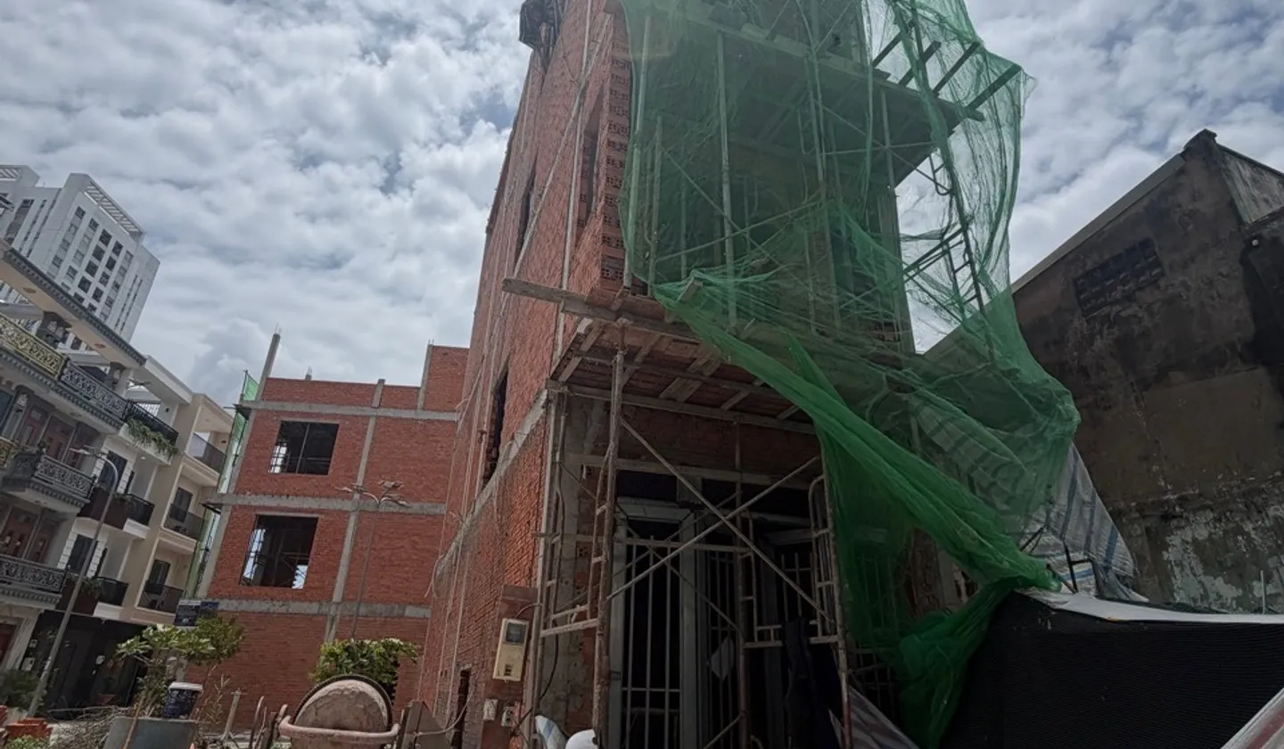 🛣️ Gần trục đường Hòa Bình, kết nối nhanh đến trung tâm TP.HCM
🏪 Thích hợp ở kết hợp kinh doanh,... Bán nhà mặt phố tại Phú Thạnh, Hồ Chí Minh 01